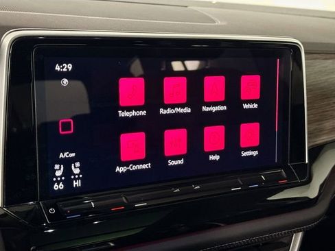 Used 2025 Volkswagen Atlas SEL image 30