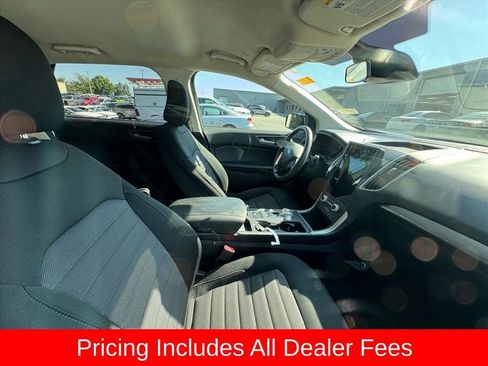 Used 2024 Ford Edge SE w/ Black Appearance Package AWD/4WD image 3