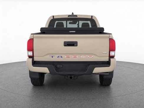 Used 2016 Toyota Tacoma TRD Sport w/ Towing Package RWD image 10