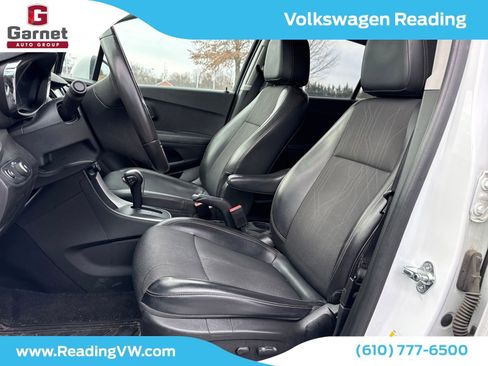 Used 2017 Chevrolet Trax LT w/ LT Convenience Package image 10