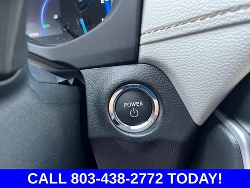 Used 2025 Toyota RAV4 XLE AWD/4WD image 22