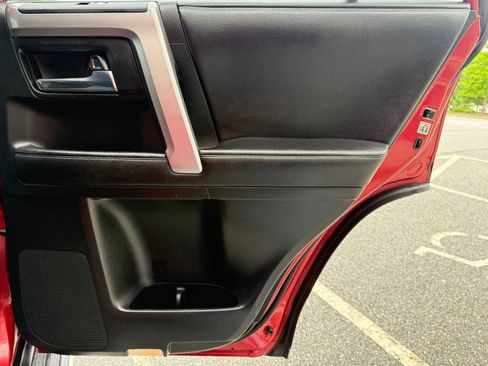 Used 2016 Toyota 4Runner SR5 AWD/4WD image 45