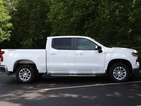 Used 2023 Chevrolet Silverado 1500 LT AWD/4WD image 11