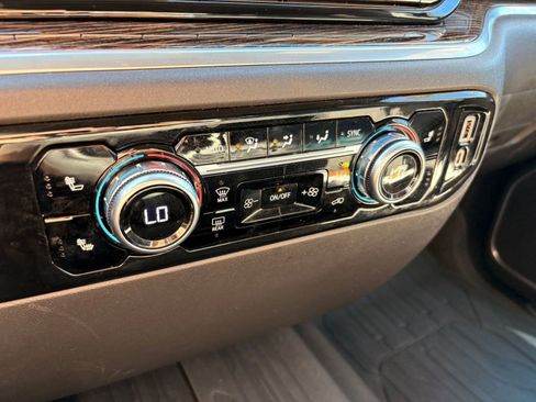 Used 2022 GMC Sierra 1500 Elevation w/ LPO, Elevation Black Package image 18