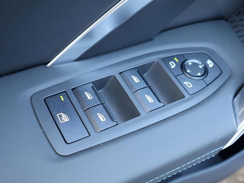 Used 2026 BMW X1 M35i w/ Technology Package image 11