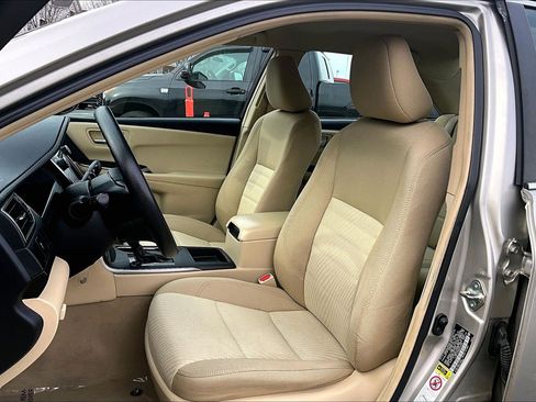 Used 2016 Toyota Camry LE image 23