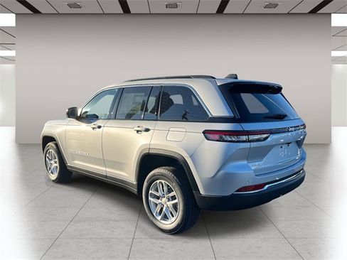 New 2025 Jeep Grand Cherokee Laredo X w/ Luxury Tech Group I image 6
