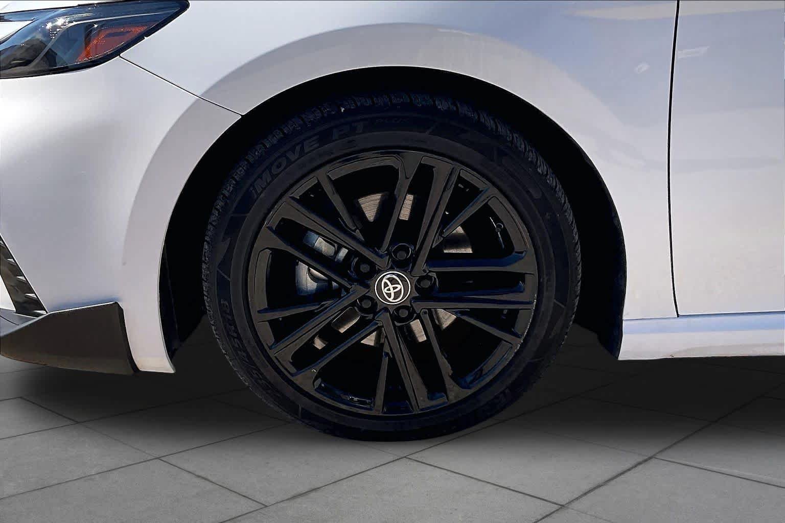 Used 2025 Toyota Camry SE FWD image 11