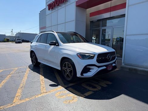 Used 2025 Mercedes-Benz GLE 450 4MATIC image 3