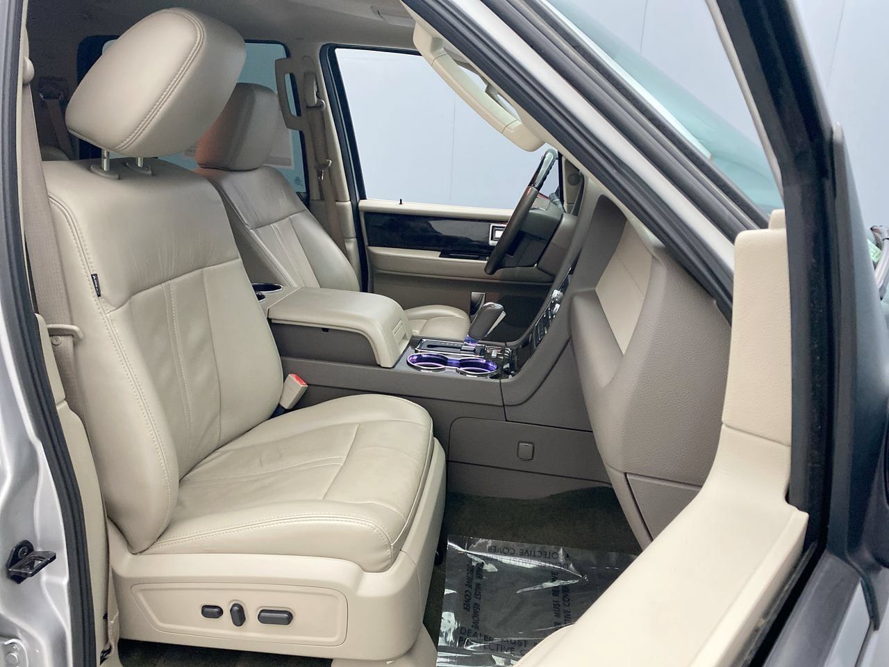 Used 2017 Lincoln Navigator Select AWD/4WD image 22
