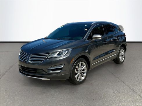 Used 2017 Lincoln MKC Select image 3
