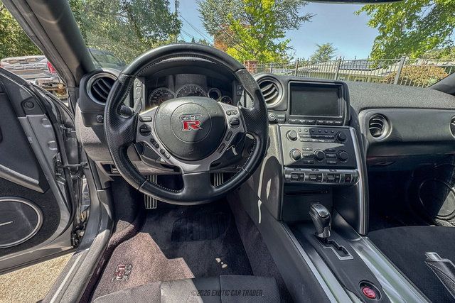 Used 2011 Nissan GT-R Premium AWD/4WD image 47