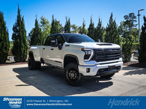 Used 2025 Chevrolet Silverado 3500 High Country w/ Technology Package image 1