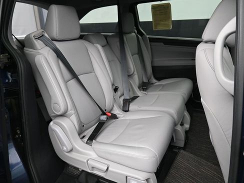 Used 2024 Honda Odyssey EX-L image 12