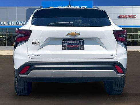 New 2026 Chevrolet Trax LT w/ Driver Confidence Package FWD image 4