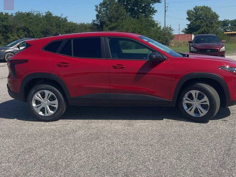 New 2026 Chevrolet Trax LS FWD image 8
