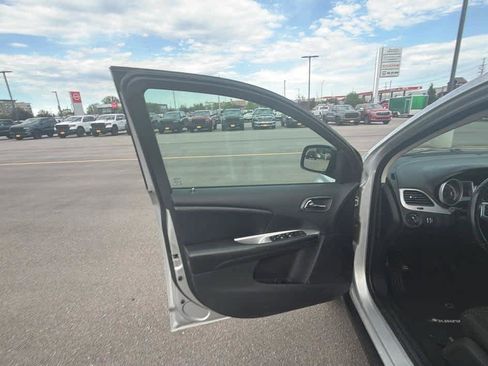 Used 2014 Dodge Journey SXT w/ Flexible Seating Group FWD image 10