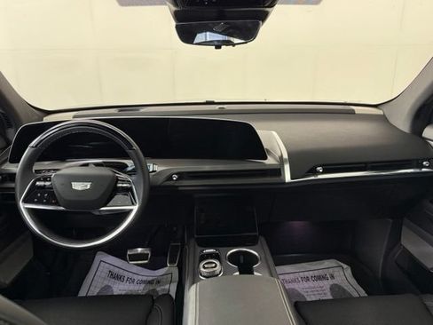 Certified 2026 Cadillac Vistiq Sport w/ LPO, Floor Liner Package AWD/4WD image 28