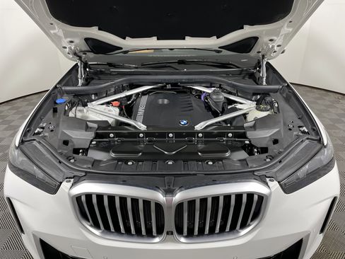 Used 2024 BMW X5 sDrive40i w/ Parking Assistance Package image 20