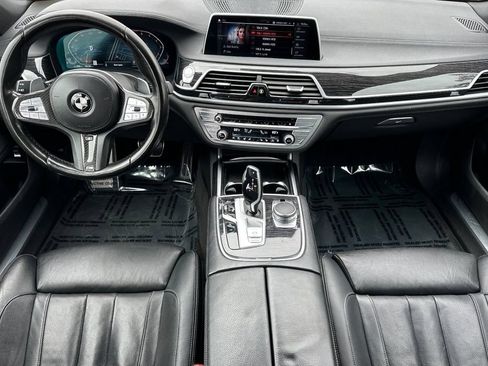 Used 2022 BMW 740i w/ M Sport Package RWD image 14