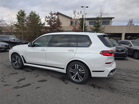 New 2026 BMW X7 xDrive40i w/ M Sport Package image 7