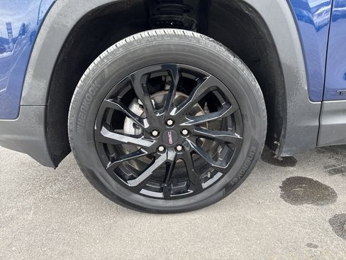 Used 2023 GMC Terrain SLE w/ Driver Convenience Package image 11