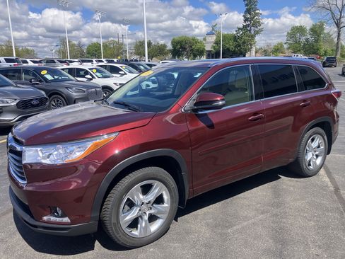 Used 2015 Toyota Highlander Limited Platinum AWD/4WD image 3