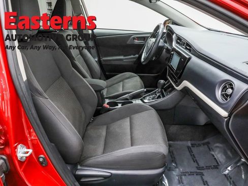 Used 2018 Toyota Corolla iM w/ Carpet Mat Package (TMS) image 22