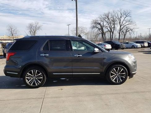 Used 2018 Ford Explorer Platinum image 12