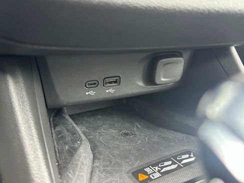 Certified 2024 Buick Envista Sport Touring w/ Convenience I Package image 31