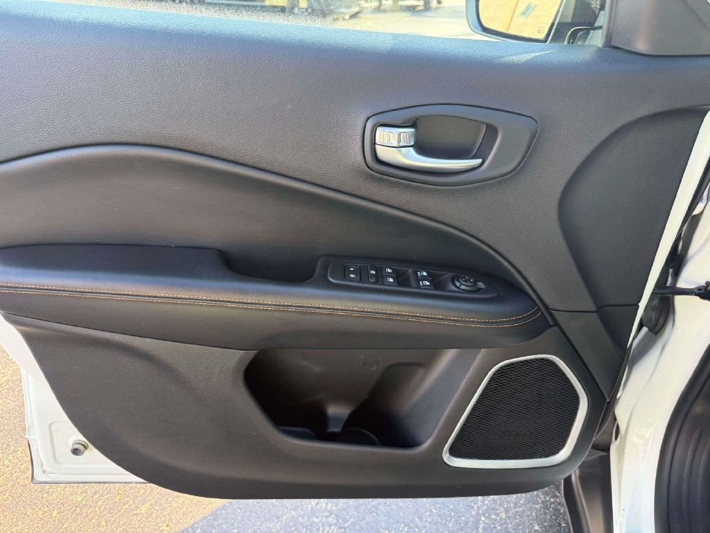 Used 2019 Jeep Compass Limited AWD/4WD image 13