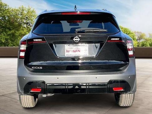New 2026 Nissan Kicks SV w/ Charging Package FWD image 4