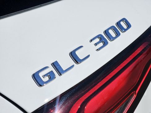 Certified 2025 Mercedes-Benz GLC 300 300 image 22