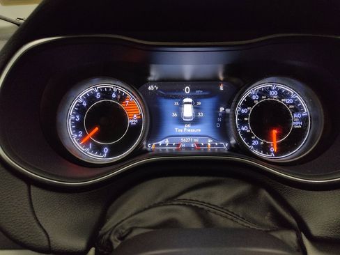 Used 2019 Jeep Cherokee Limited AWD/4WD image 23