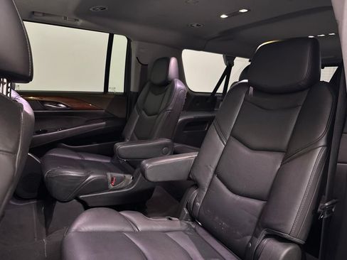 Used 2019 Cadillac Escalade ESV Luxury AWD/4WD image 48