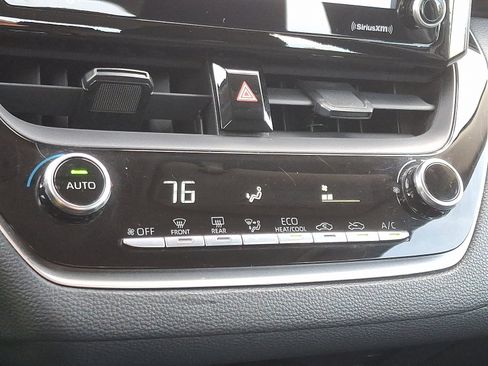 Used 2022 Toyota Corolla LE image 15