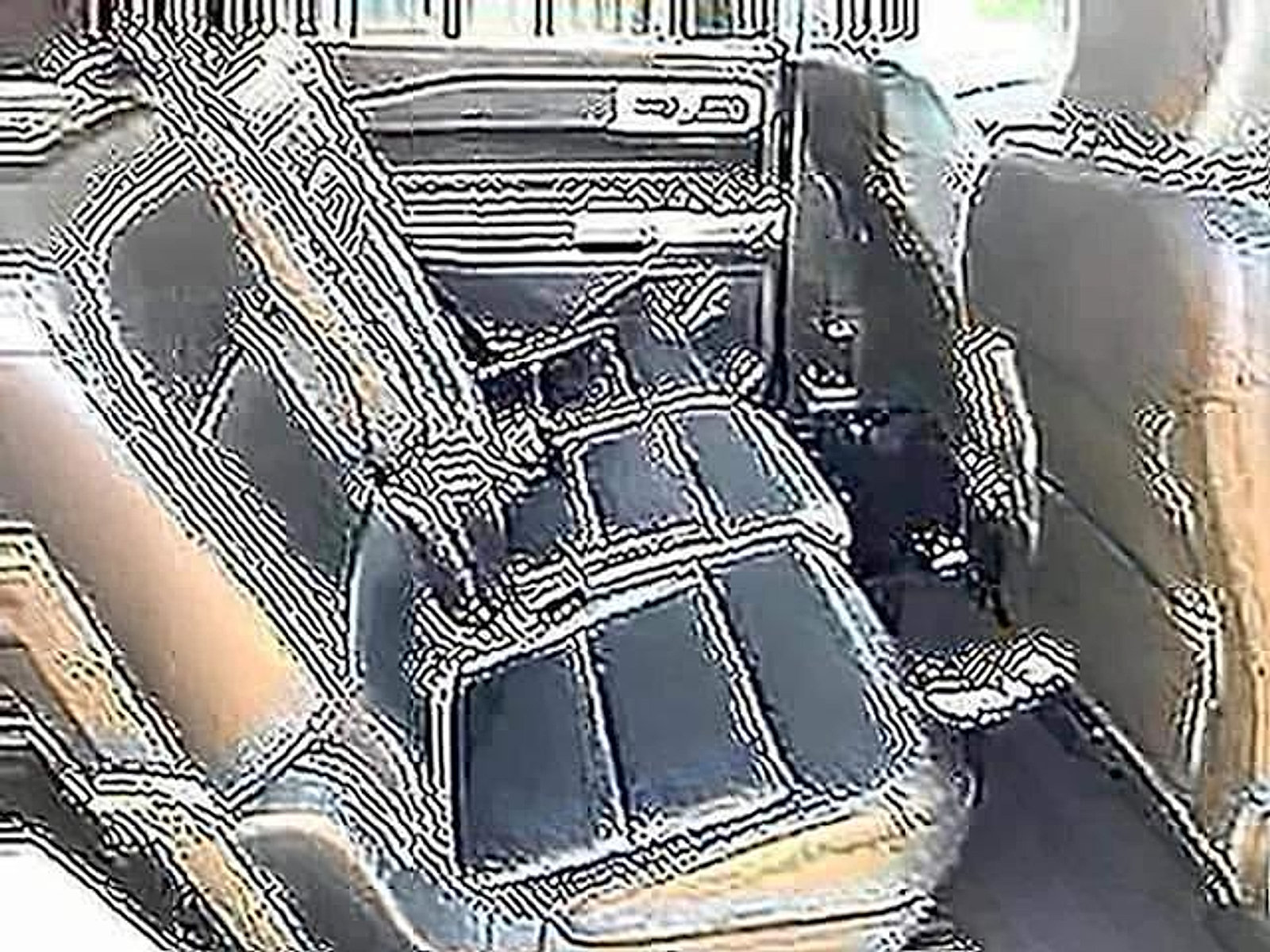 Used 2024 Ford Explorer XLT w/ Equipment Group 202A RWD image 4