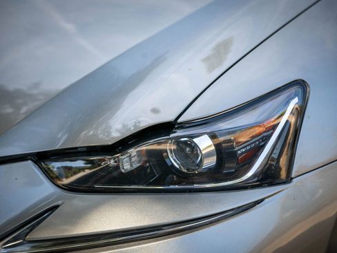 Used 2020 Lexus IS 300 w/ Premium Package image 7