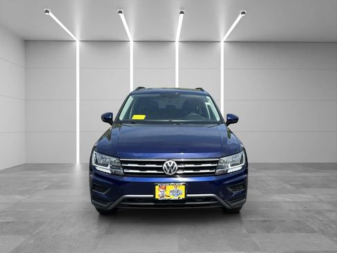 Used 2021 Volkswagen Tiguan SE image 2