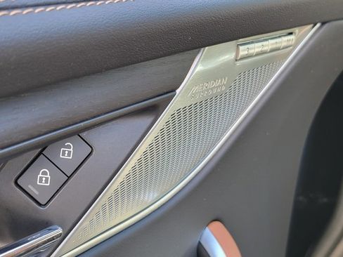 Used 2025 Jaguar F-PACE R-Dynamic S image 27