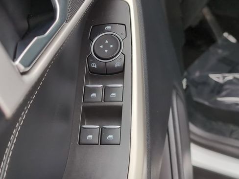 Used 2021 Ford Explorer XLT w/ Equipment Group 202A AWD/4WD image 16