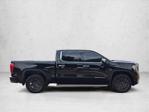 Used 2022 GMC Sierra 1500 Denali Ultimate AWD/4WD image 4