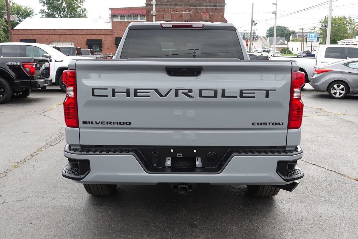 Used 2024 Chevrolet Silverado 1500 Custom w/ Dark Appearance Package AWD/4WD image 8