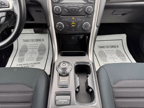 Used 2018 Ford Fusion SE image 26