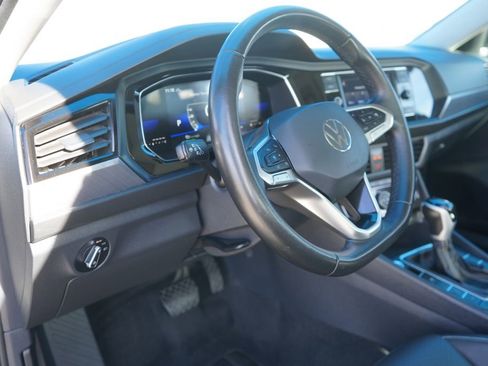 Used 2024 Volkswagen Jetta SE image 16