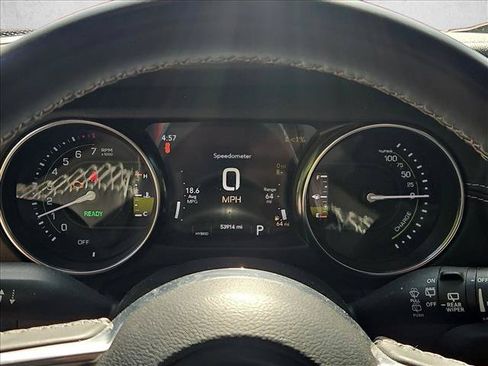 Used 2022 Jeep Wrangler Unlimited Sahara AWD/4WD image 10