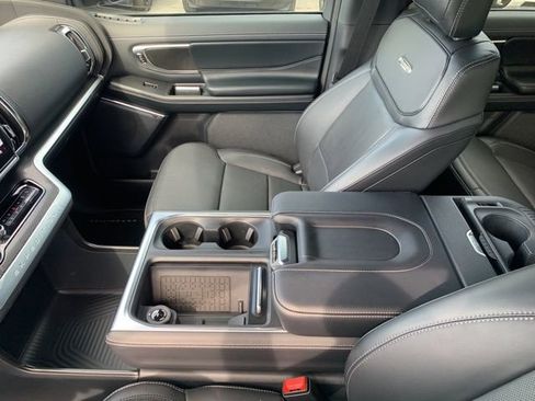 New 2025 Ford Expedition Platinum w/ Stealth Performance Package image 33