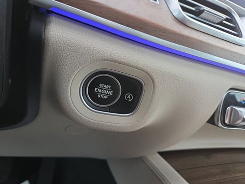 Used 2025 Mercedes-Benz GLE 450 4MATIC image 35