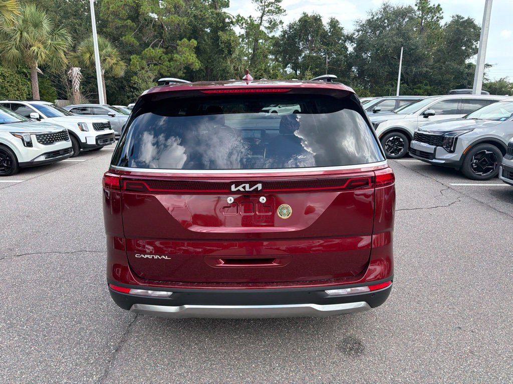 Certified 2023 Kia Carnival SX Prestige FWD image 6