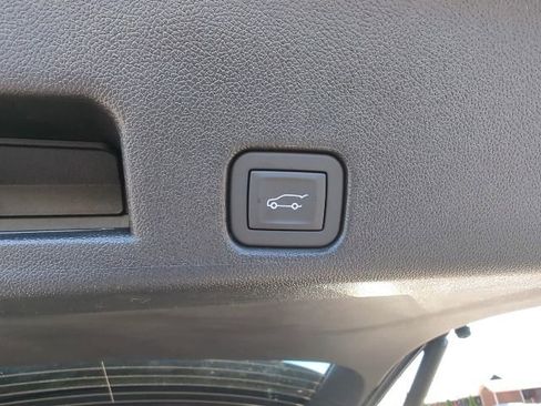 New 2026 Chevrolet Traverse LT w/ Midnight/Sport Edition FWD image 35